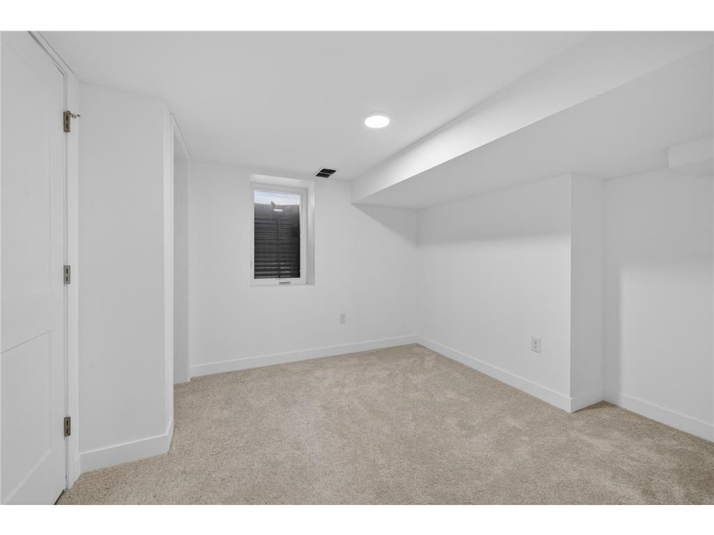2026 Ames Avenue E Saint Paul MN 55119 7057279 image18