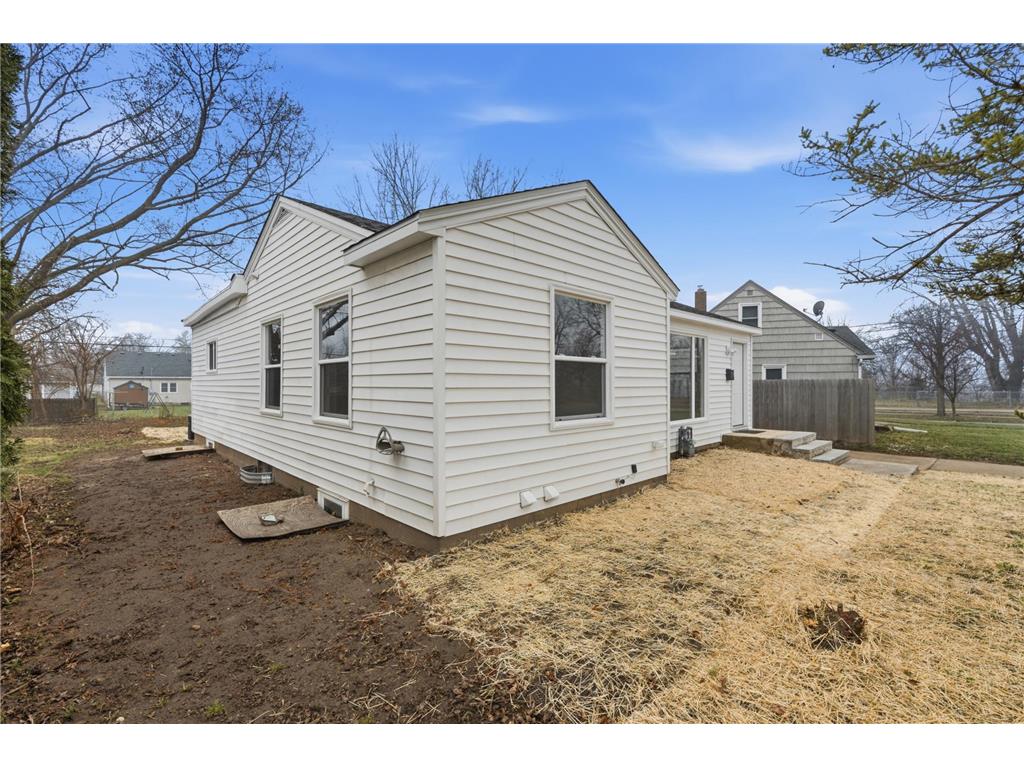 2026 Ames Avenue E Saint Paul MN 55119 7057279 image26