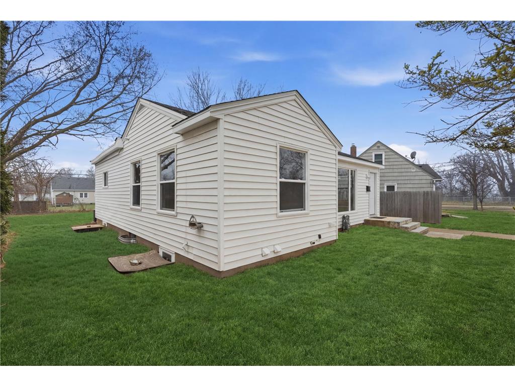 2026 Ames Avenue E Saint Paul MN 55119 7057279 image27
