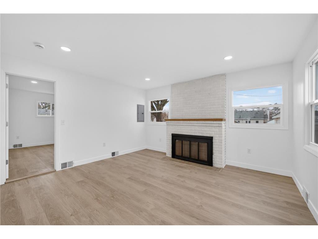 2026 Ames Avenue E Saint Paul MN 55119 7057279 image7