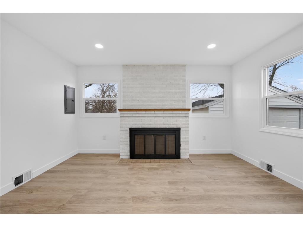 2026 Ames Avenue E Saint Paul MN 55119 7057279 image8