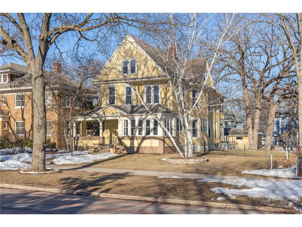 2027 Kenwood Parkway Minneapolis MN 55405 6342778 image1