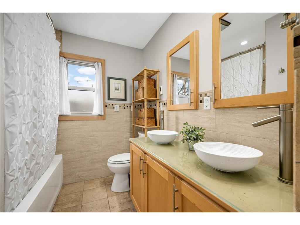 2027 Thure Avenue Saint Paul MN 55116 6784948 image8