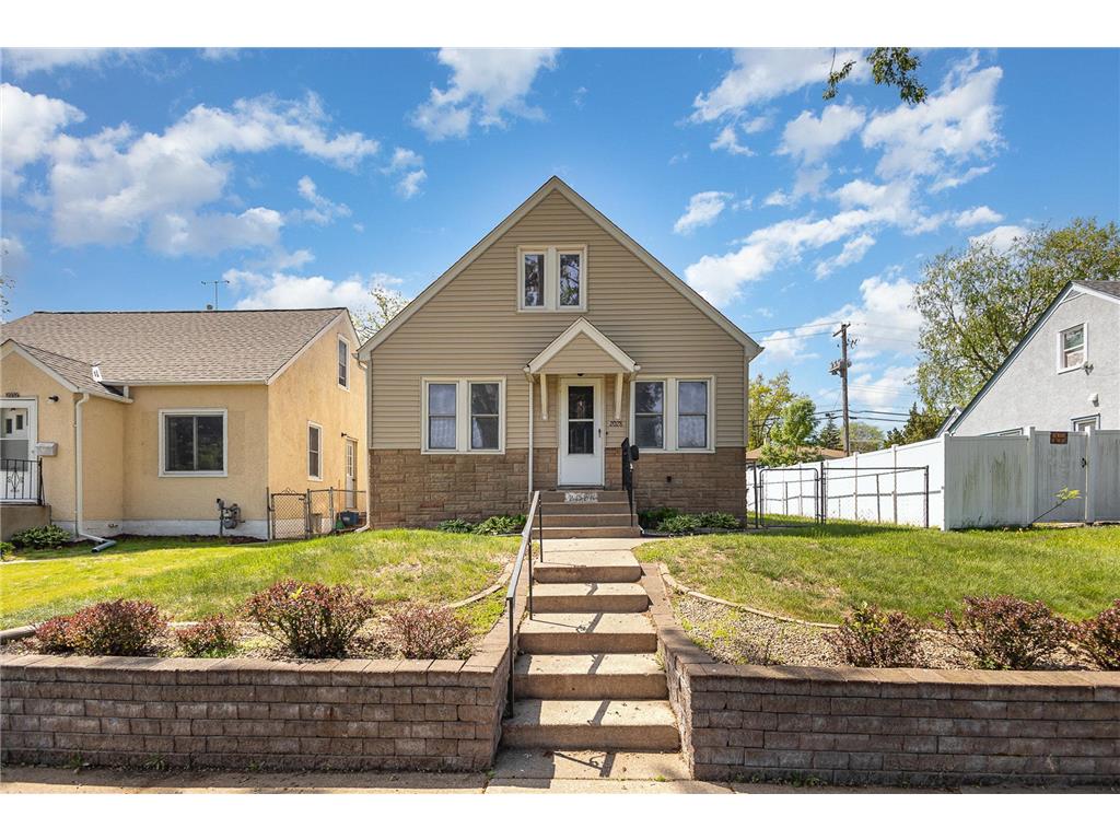 2028 3rd Street E Saint Paul MN 55119 6759117 image1