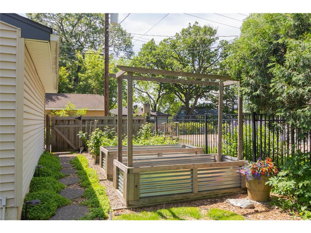 2028 Princeton Avenue Saint Paul MN 55105 7067082 image36