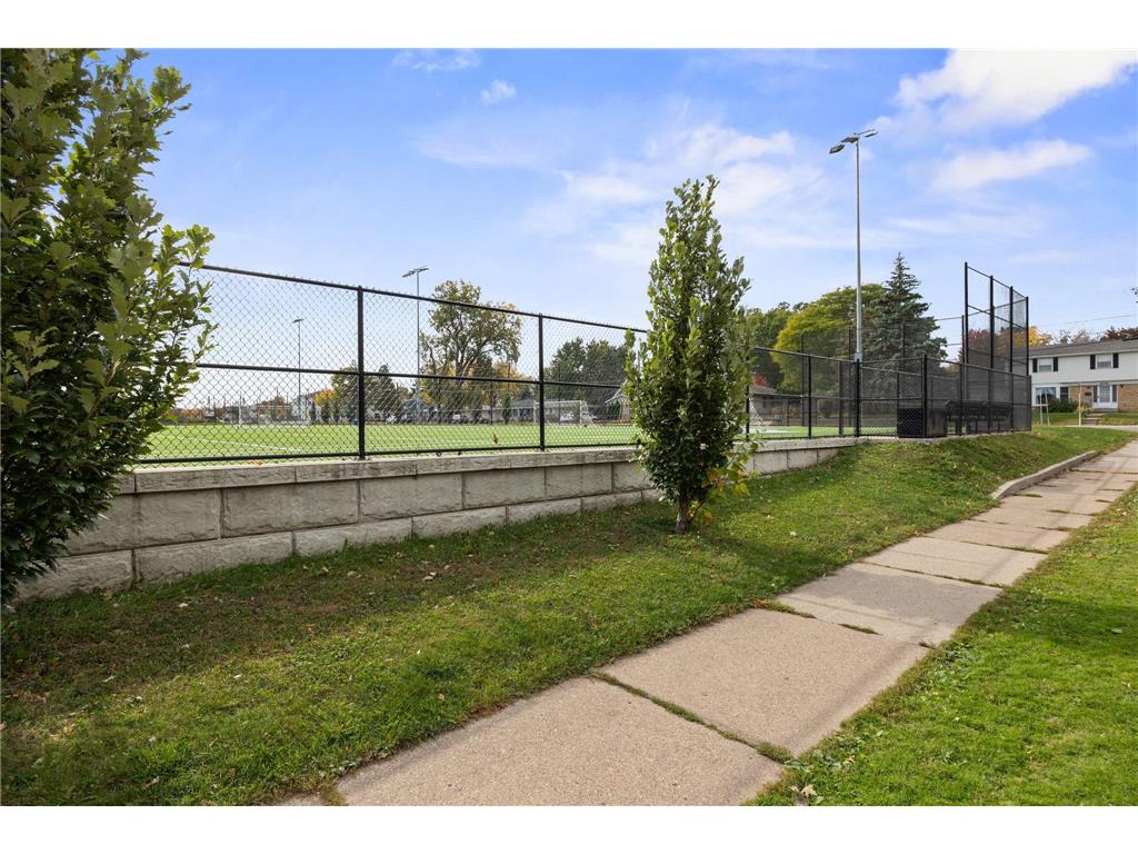 2029 Conway Street Saint Paul MN 55119 6799482 image18