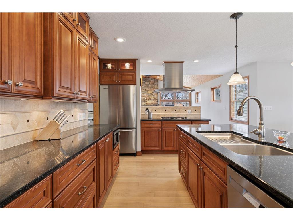 2029 Emerald Lane Eagan MN 55122 6706591 image1