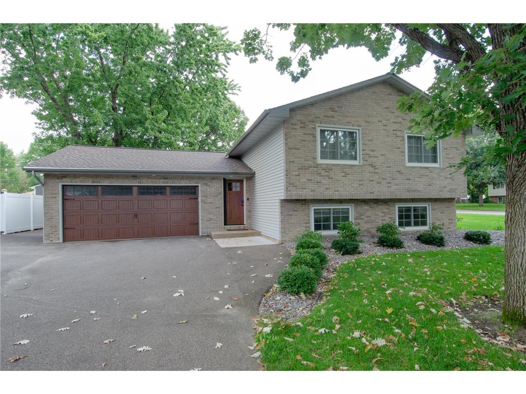 203 111th Avenue NW Coon Rapids MN 55448 6578060 image1