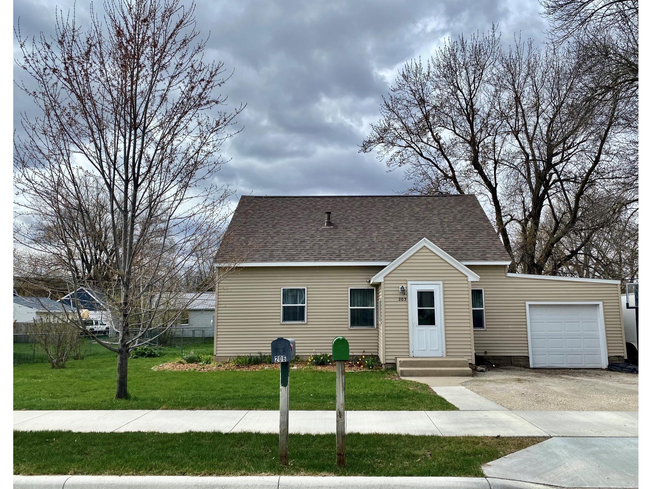 203 1st Street SW, Dodge Center, MN 55927 MLS 5743688 Edina Realty