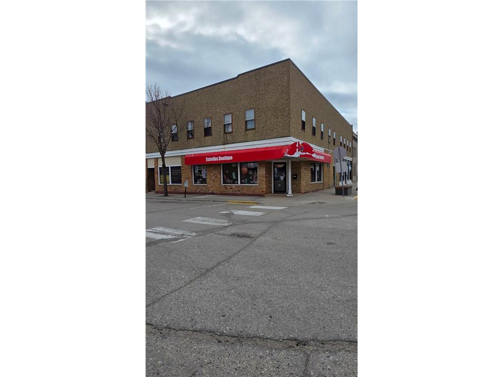 203 5th Street SW Willmar MN 56201 7052309 image1