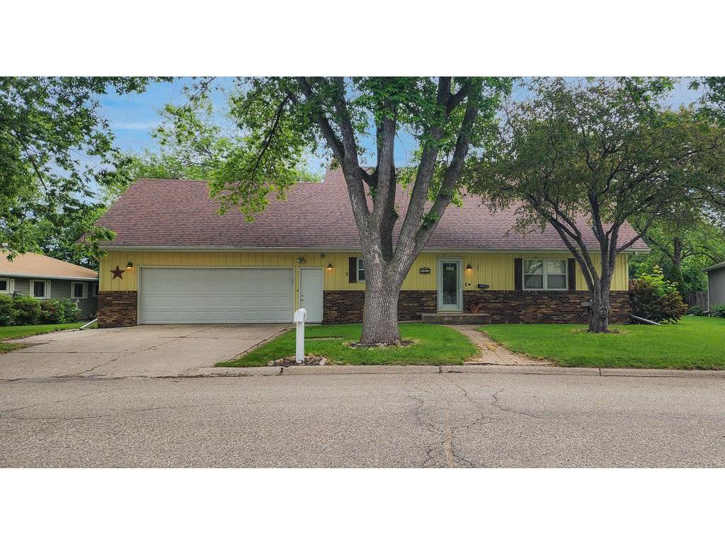 203 Carrow Street Marshall MN 56258 6543014 image1