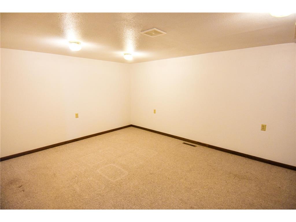 203 E Fletcher Avenue Warren MN 56762 7061881 image44