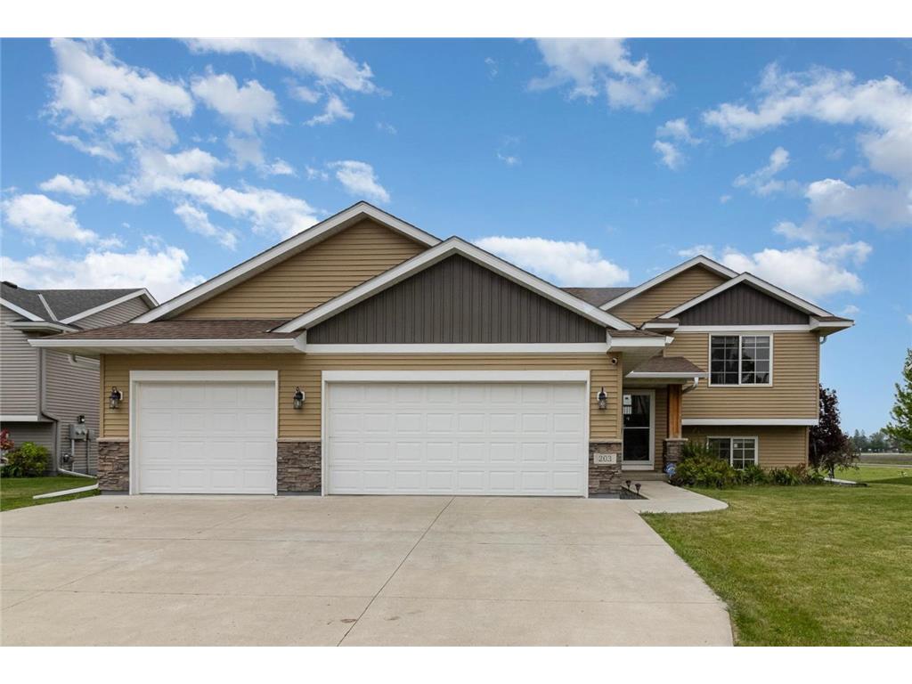 203 Kennedy Avenue NW New Prague MN 56071 6706481 image1