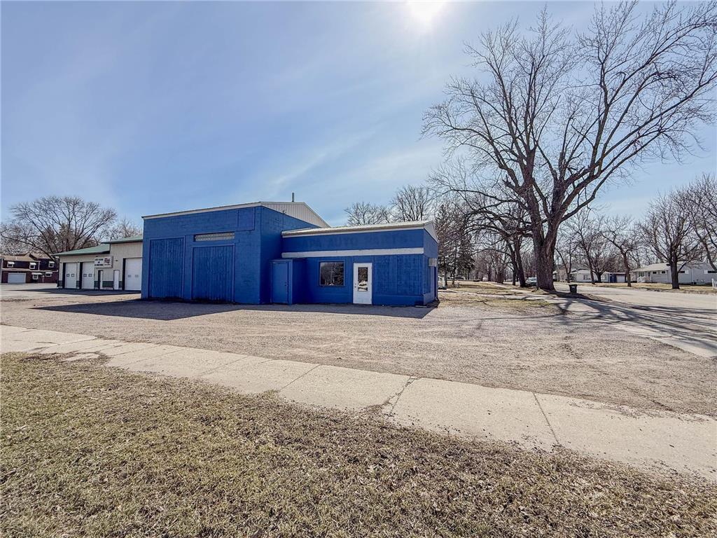 203 Park Avenue E Renville MN 56284 7045097 image1