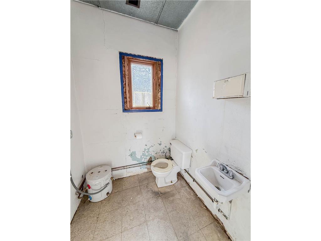 203 Park Avenue E Renville MN 56284 7045097 image15