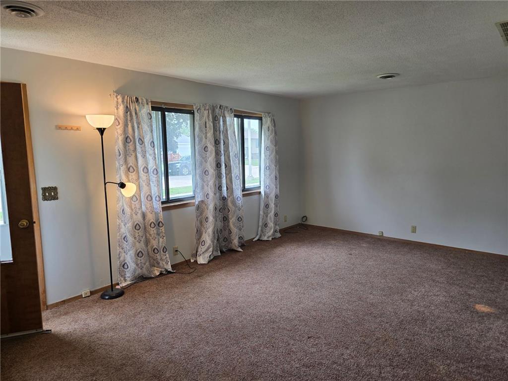 203 Thomas Avenue Worthington MN 56187 7082230 image5