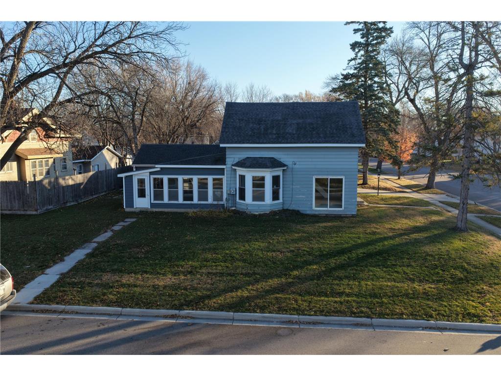 203 Trott Avenue SE Willmar MN 56201 6815454 image2