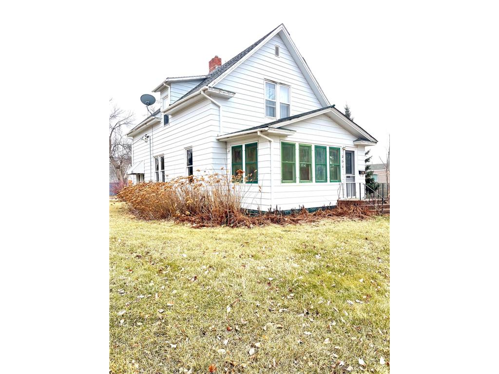 203 W 6th Street Morris MN 56267 6471357 image1