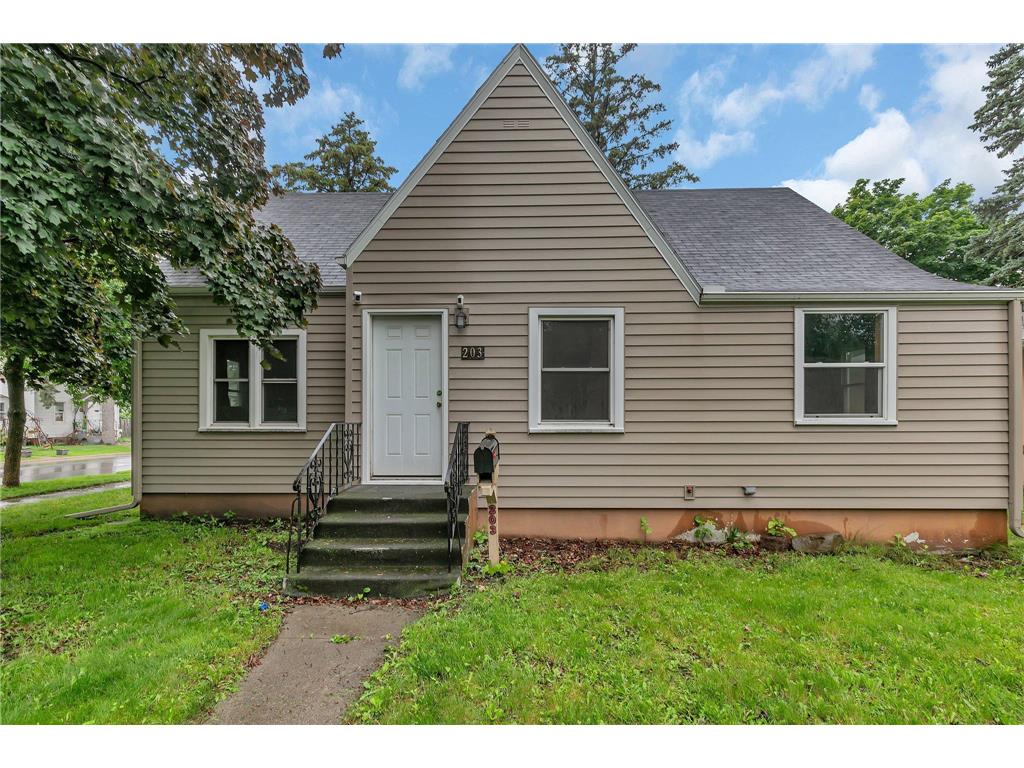 203 Wilson Avenue NE Saint Cloud MN 56304 6738379 image1