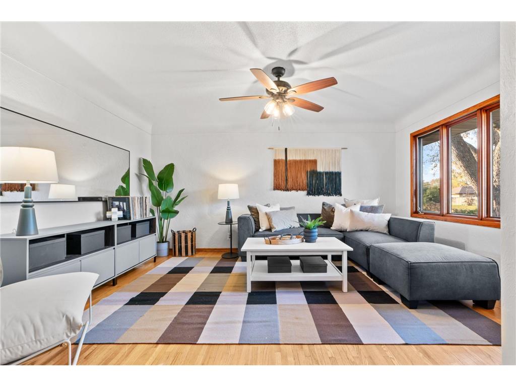 2030 Larpenteur Avenue E Saint Paul MN 55109 6624724 image1