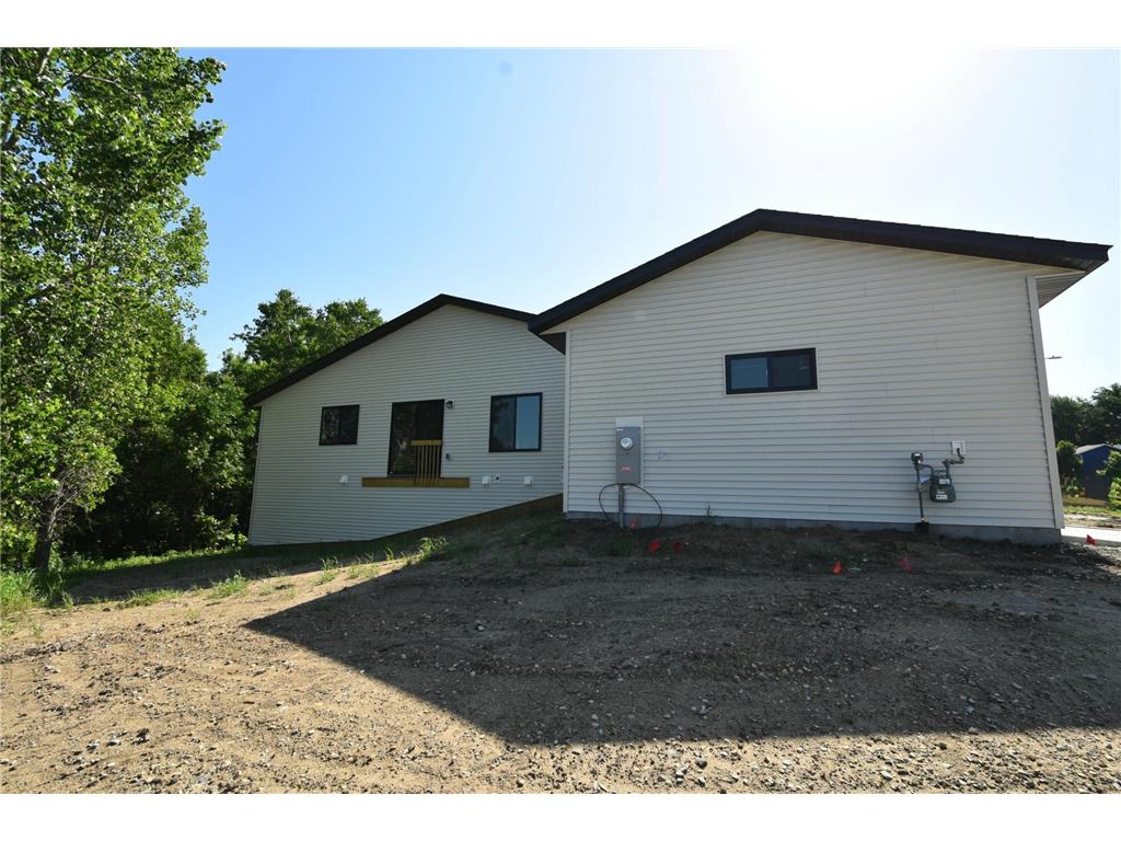 2031 20th Street E Zumbrota MN 55992 7004563 image4