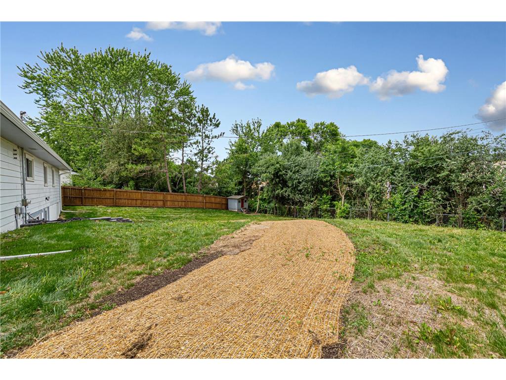 2033 Bluestone Lane Eagan MN 55122 7048643 image6