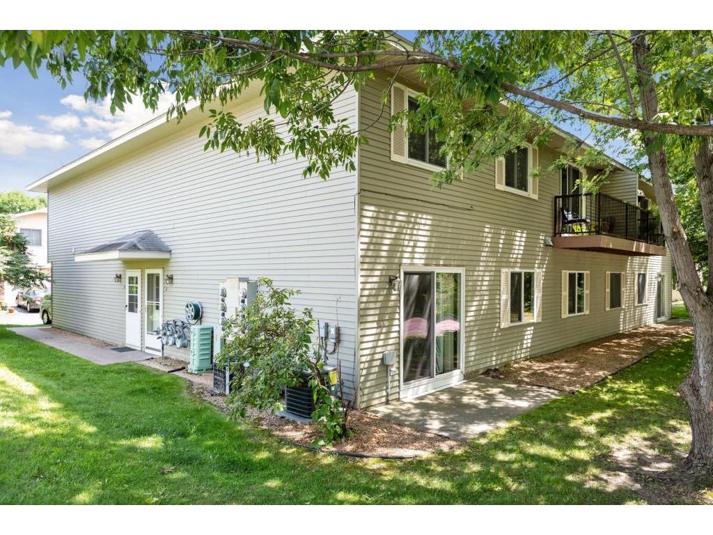 2033 N Park Drive 5, Saint Paul, MN 55119 MLS 5261252 Edina Realty