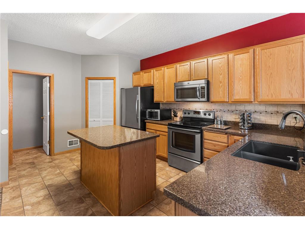 2033 Poppy Drive Chanhassen MN 55317 7080576 image13