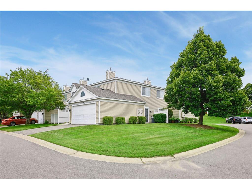 2033 Southcross Drive W #401 Burnsville MN 55306 7106328 image2