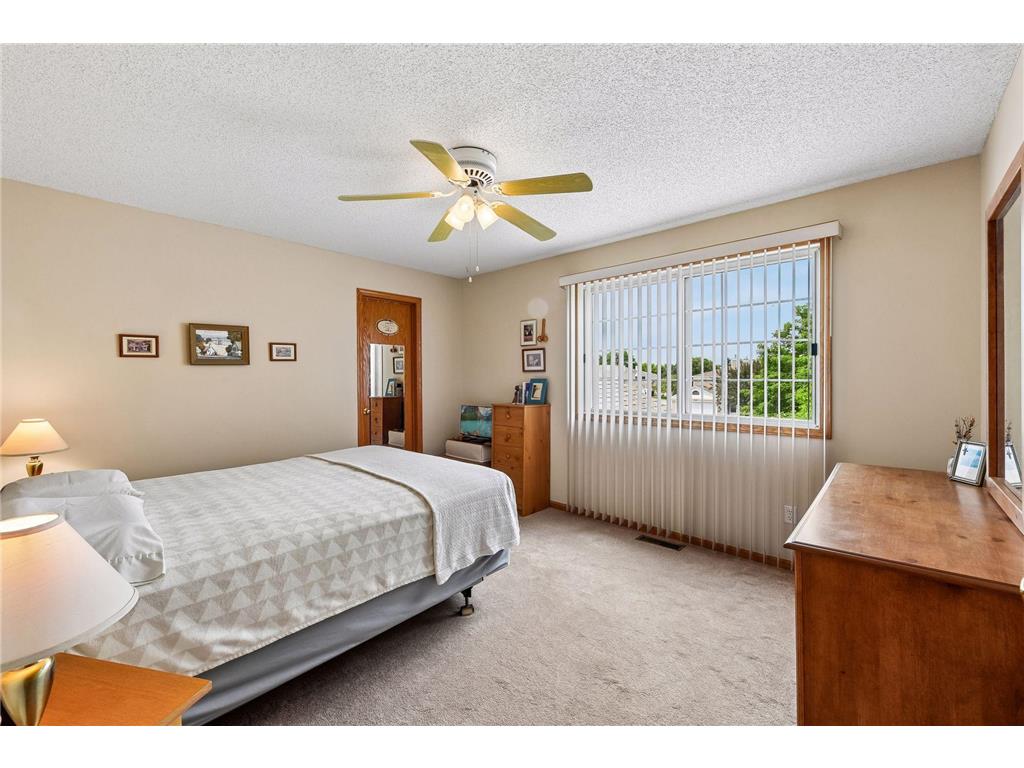 2033 Southcross Drive W #401 Burnsville MN 55306 7106328 image26