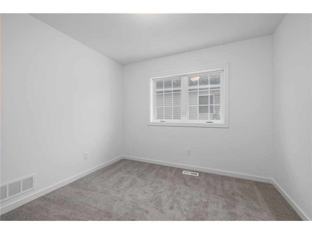 2034 James Avenue N Minneapolis MN 55411 6795551 image17