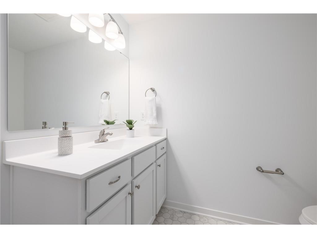 2034 James Avenue N Minneapolis MN 55411 6795551 image20