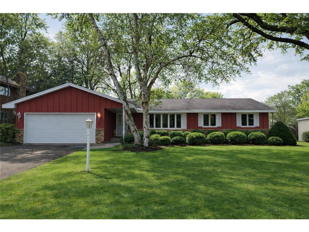 2034 Pleasant View Drive New Brighton MN 55112 7023019 image1