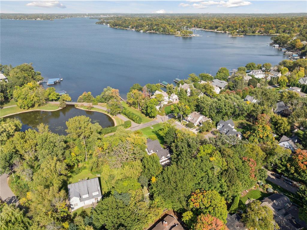 20355 Lakeview Avenue Deephaven MN 55331 - Lake Minnetonka 6794807 image1