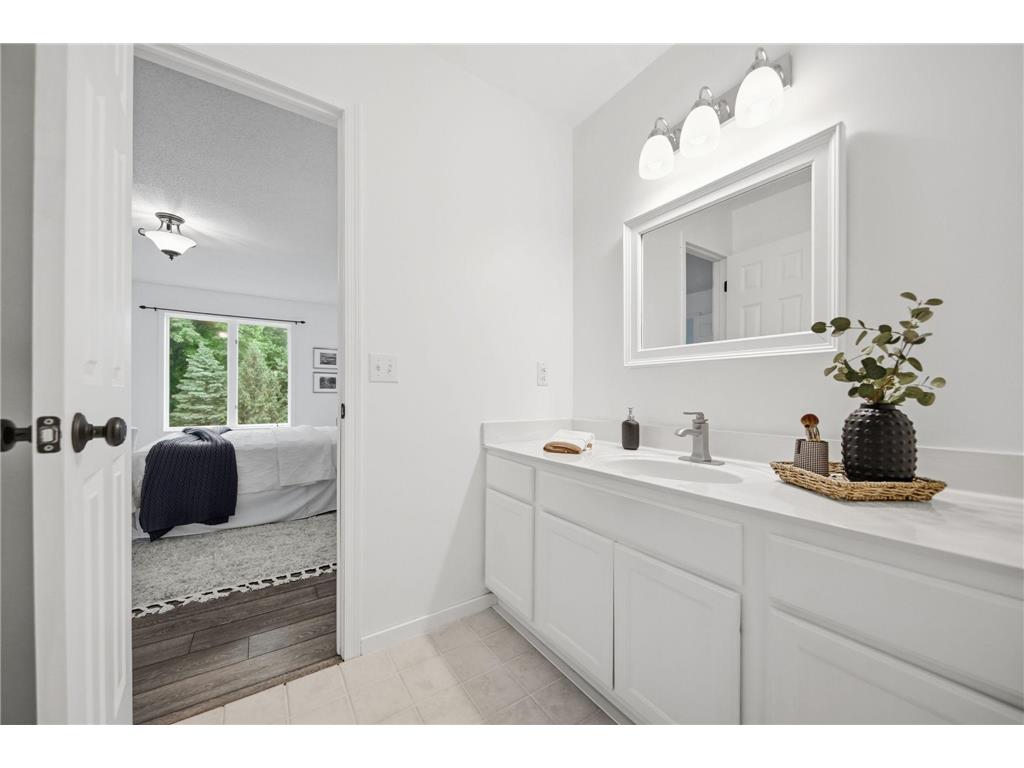 2037 Boulder Road Chanhassen MN 55317 7068440 image15