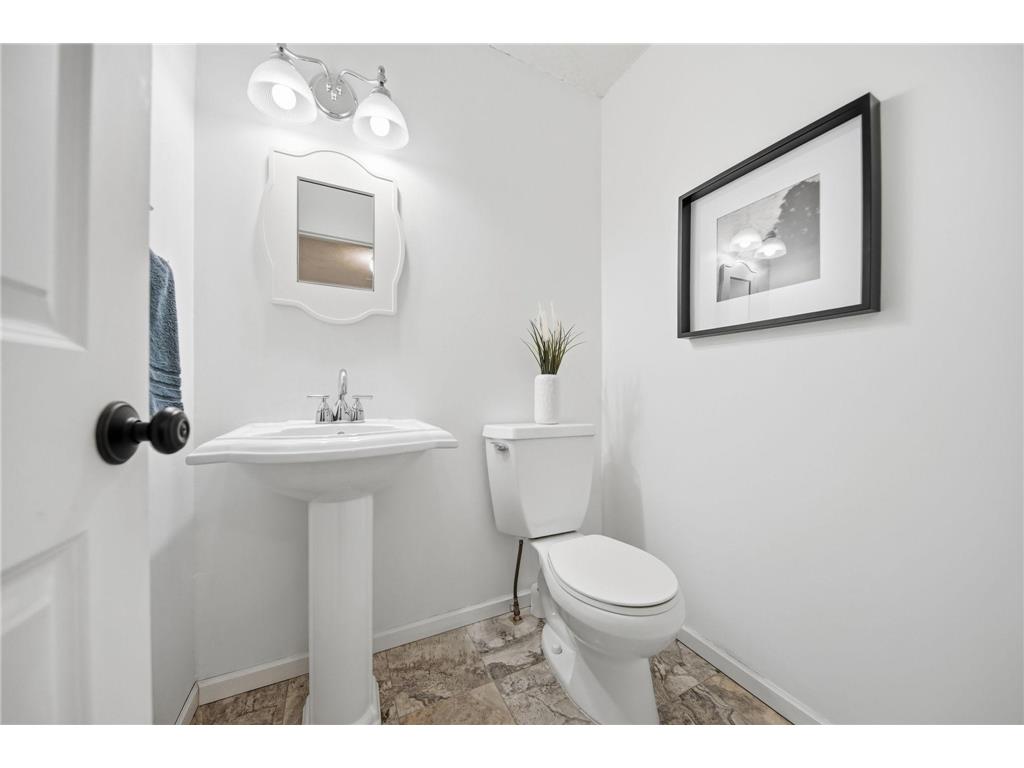 2037 Boulder Road Chanhassen MN 55317 7068440 image9