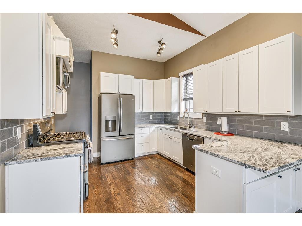 2037 Nokomis Avenue Maplewood MN 55119 6708243 image1