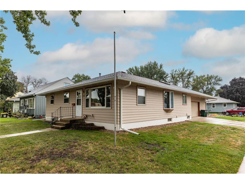 2038 16 1/2 Street NW Rochester MN 55901 6413802 image1