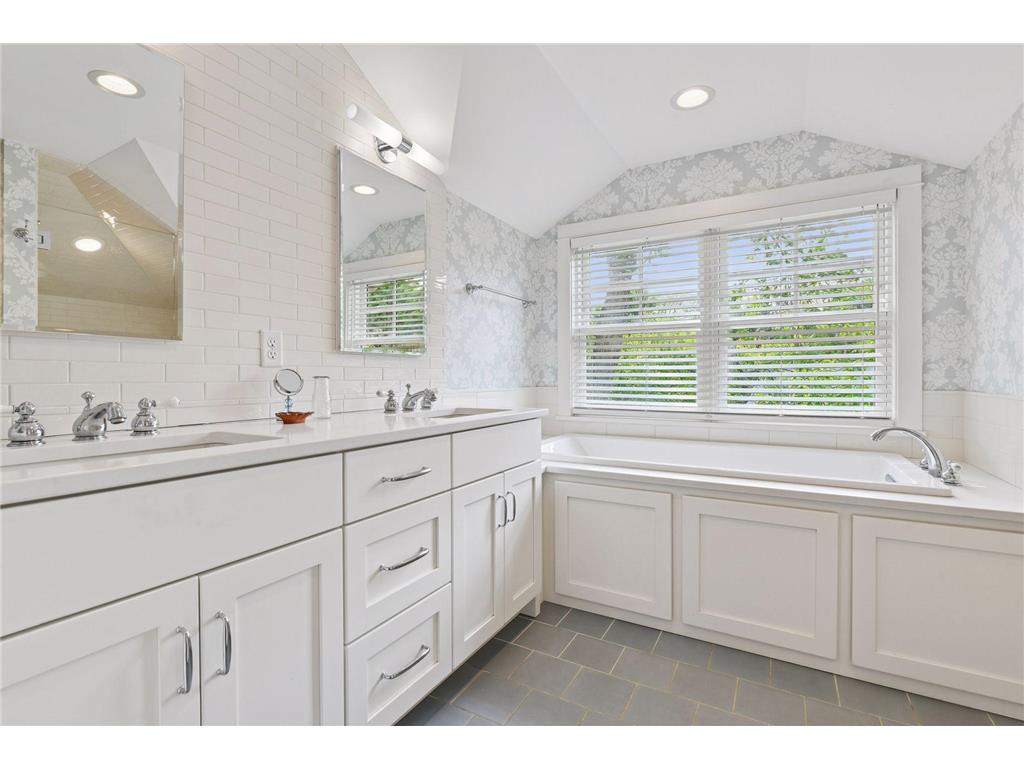 20390 Linwood Road Deephaven MN 55331 6603247 image16