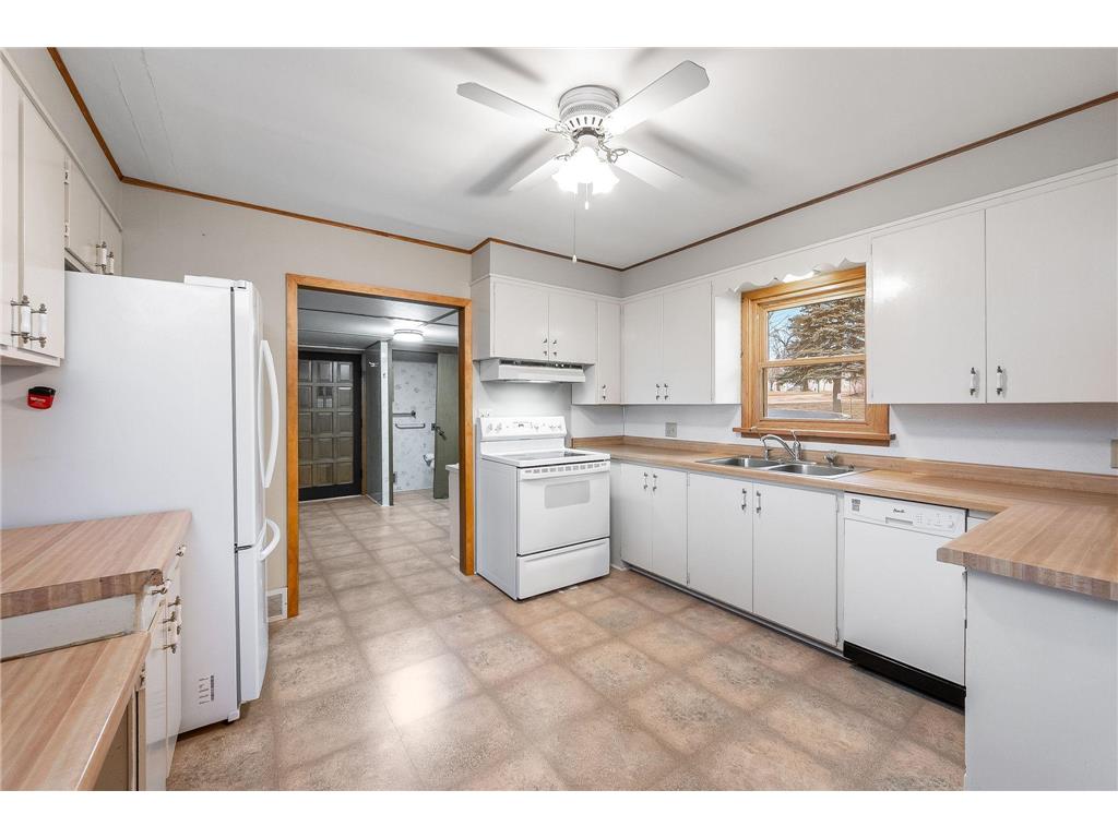 204 1st Street Welcome MN 56181 7026346 image7