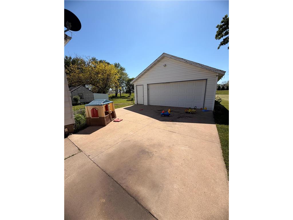 204 3rd Street Lyle MN 55953 7080249 image18