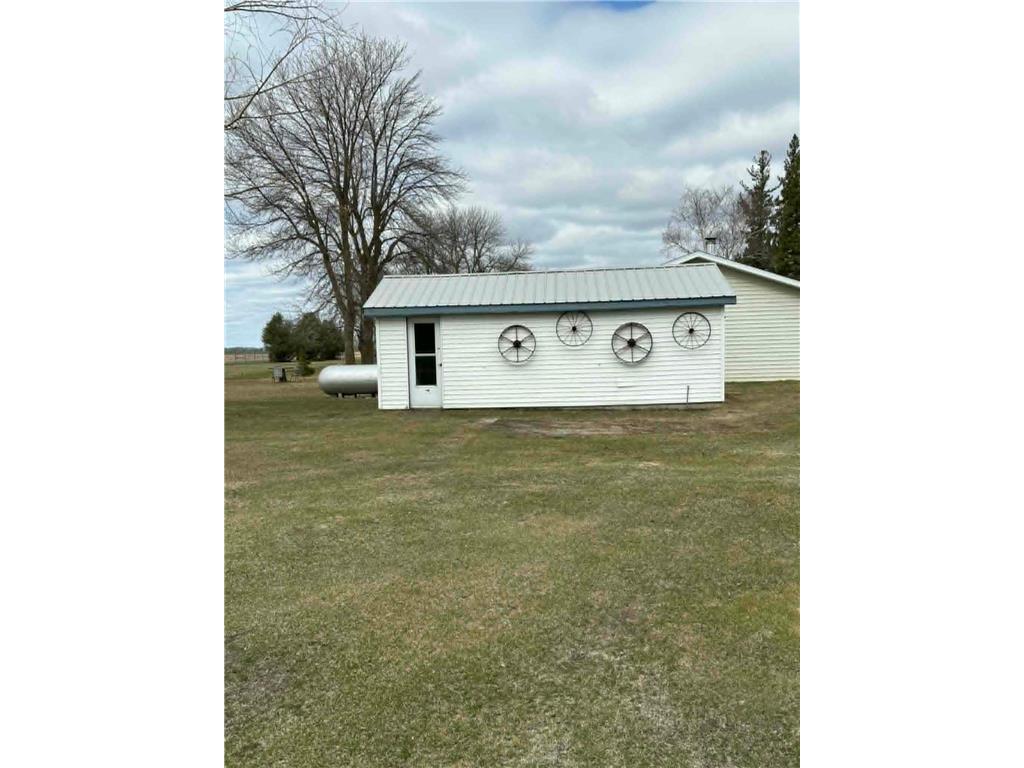 204 5th Street E Lancaster MN 56735 7068484 image3