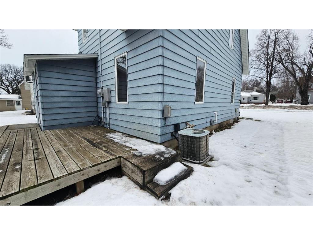 204 E 1st Street Morris MN 56267 7003071 image4