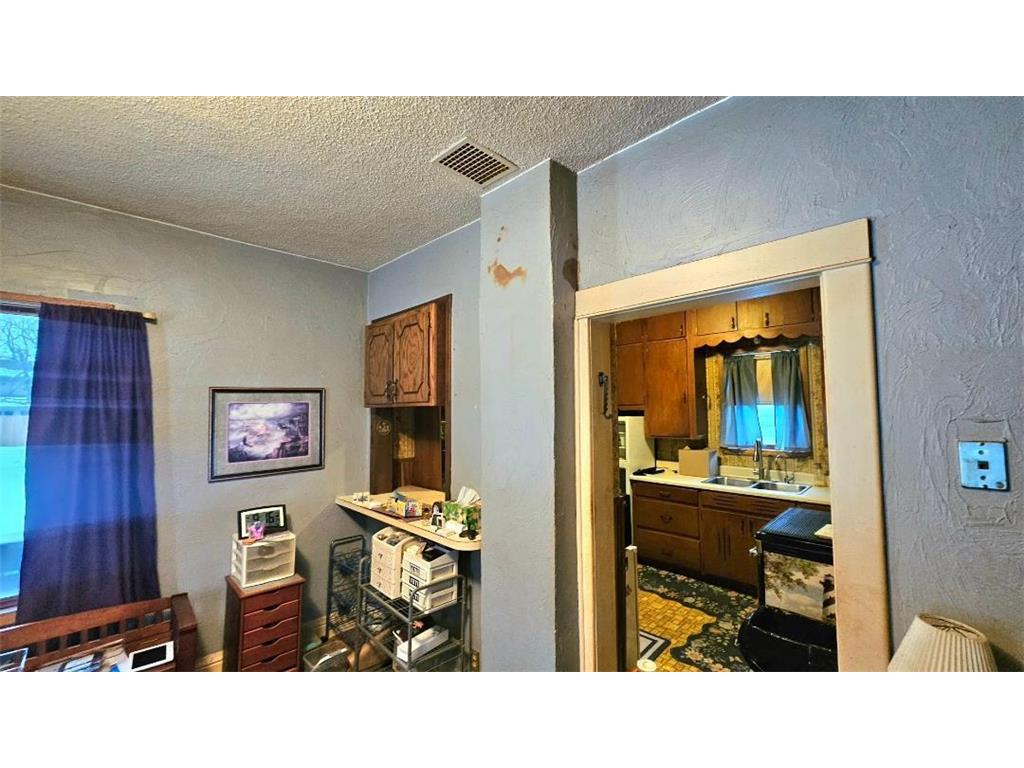 204 E 1st Street Morris MN 56267 7003071 image8