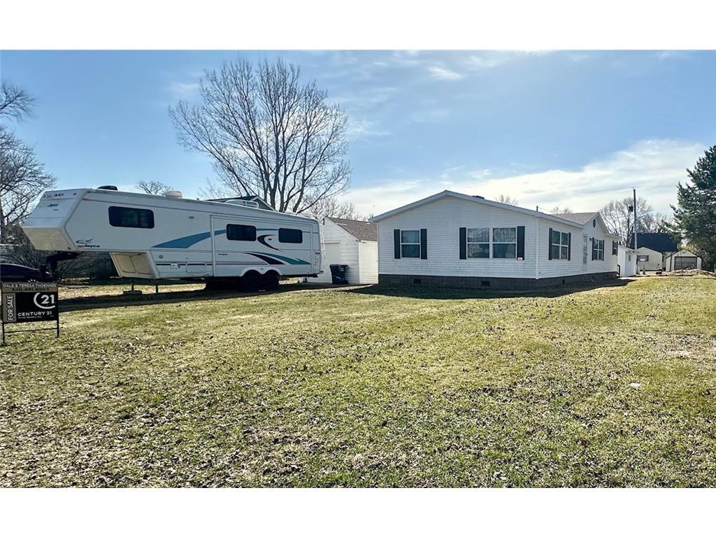 204 E 4th Street Donnelly MN 56235 7024772 image1