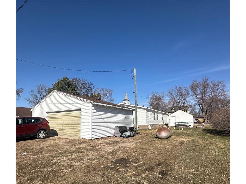 204 E 4th Street Donnelly MN 56235 7024772 image4