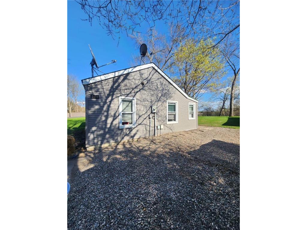 204 Lowell Avenue NW Elk River MN 55330 - Mississippi 6366735 image1