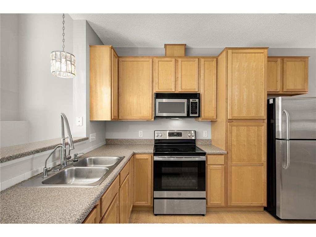 204 Manitoba Lane Little Canada MN 55117 7043736 image16