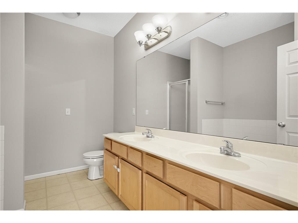 204 Manitoba Lane Little Canada MN 55117 7043736 image24