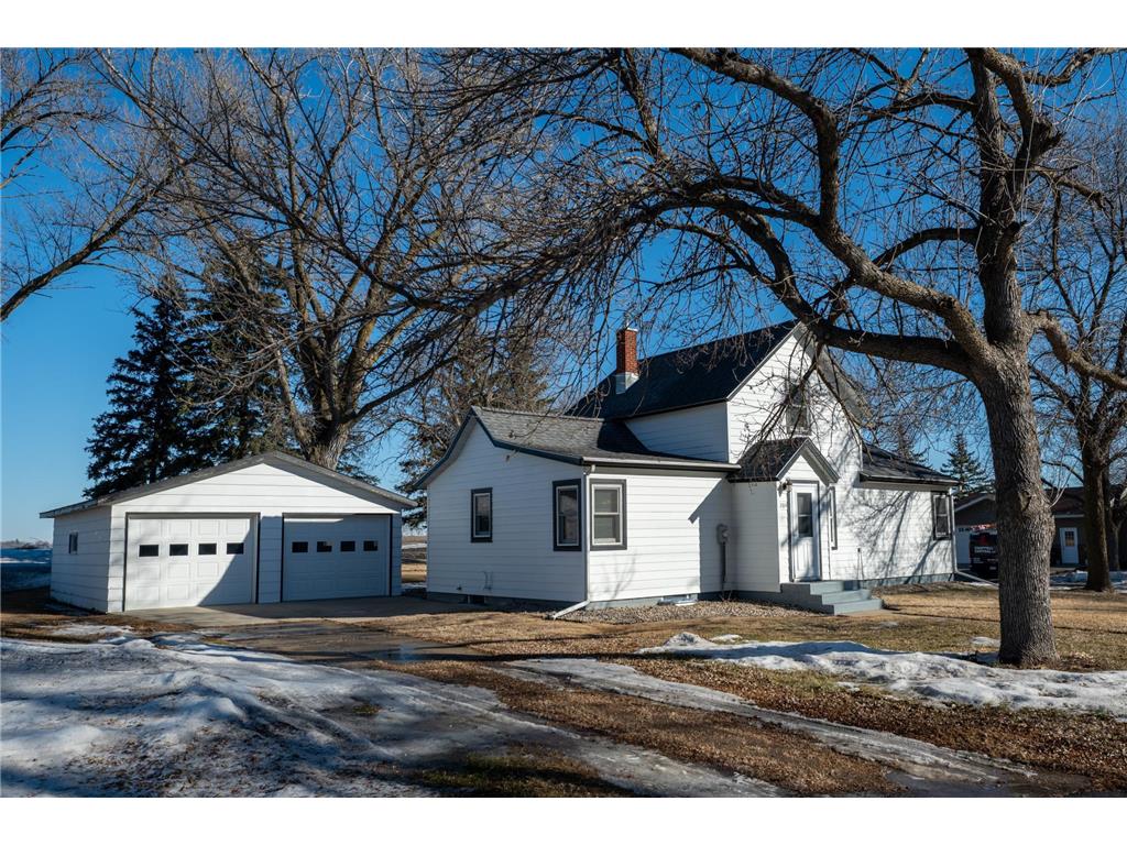 204 McLaughlin Avenue W Kandiyohi MN 56251 7019938 image1
